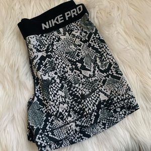 NIKE PRO SPANDEX SHORTS